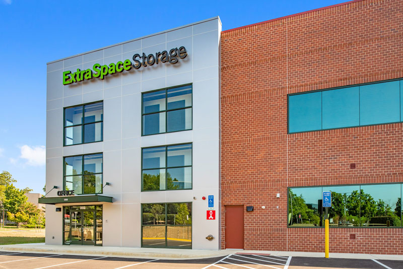 An exterior view of the office at the ExtraSpace Storage facility in Alexandria, VA